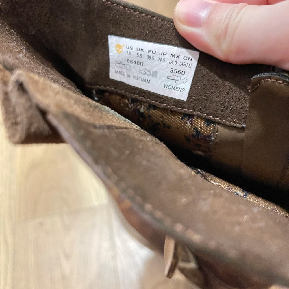 Boots - Picture 4 of 4